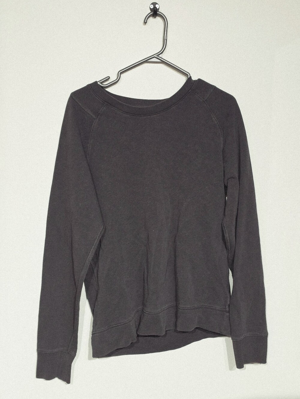 Women's Lululemon Black Long Sleeve Crewneck Top - Size 8
